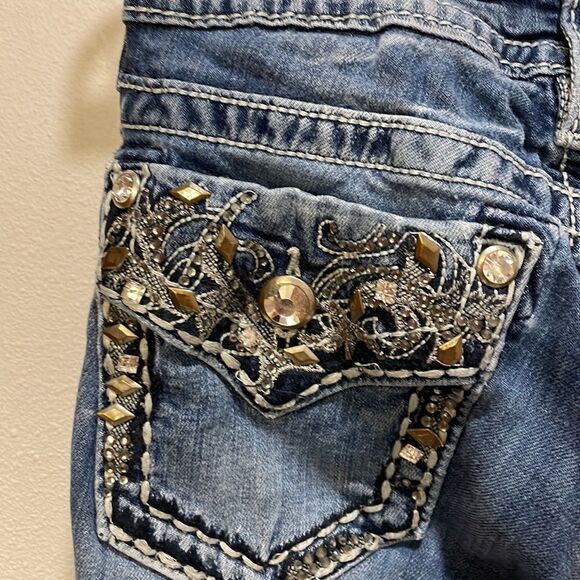 MISS Me woman’s Signature Straight woman’s blinged out jeans - Picture 10 of 16